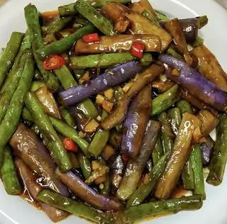 Cà tím đậu que xào (茄子豆角) - 159.000 ₫ tại Phoenix Saigon - Nguyễn Huệ