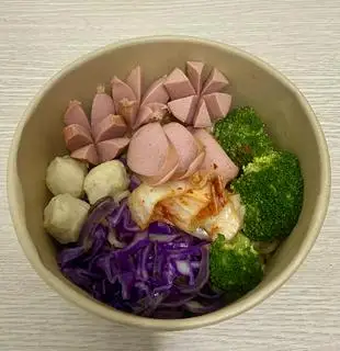 Hình ảnh Mì cay xúc xích