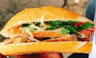 Hình ảnh Bánh mì chả lợn + pate + ruốc