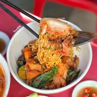 Hình ảnh MÌ KHÔ TRỘN PHÁ LẤU