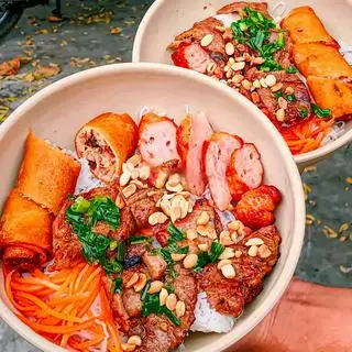 Bún thịt nướng - Chả giò - 50.000 ₫ tại Quán 448 - Gỏi Cuốn & Bún Thịt Nướng - Huỳnh Tấn Phát