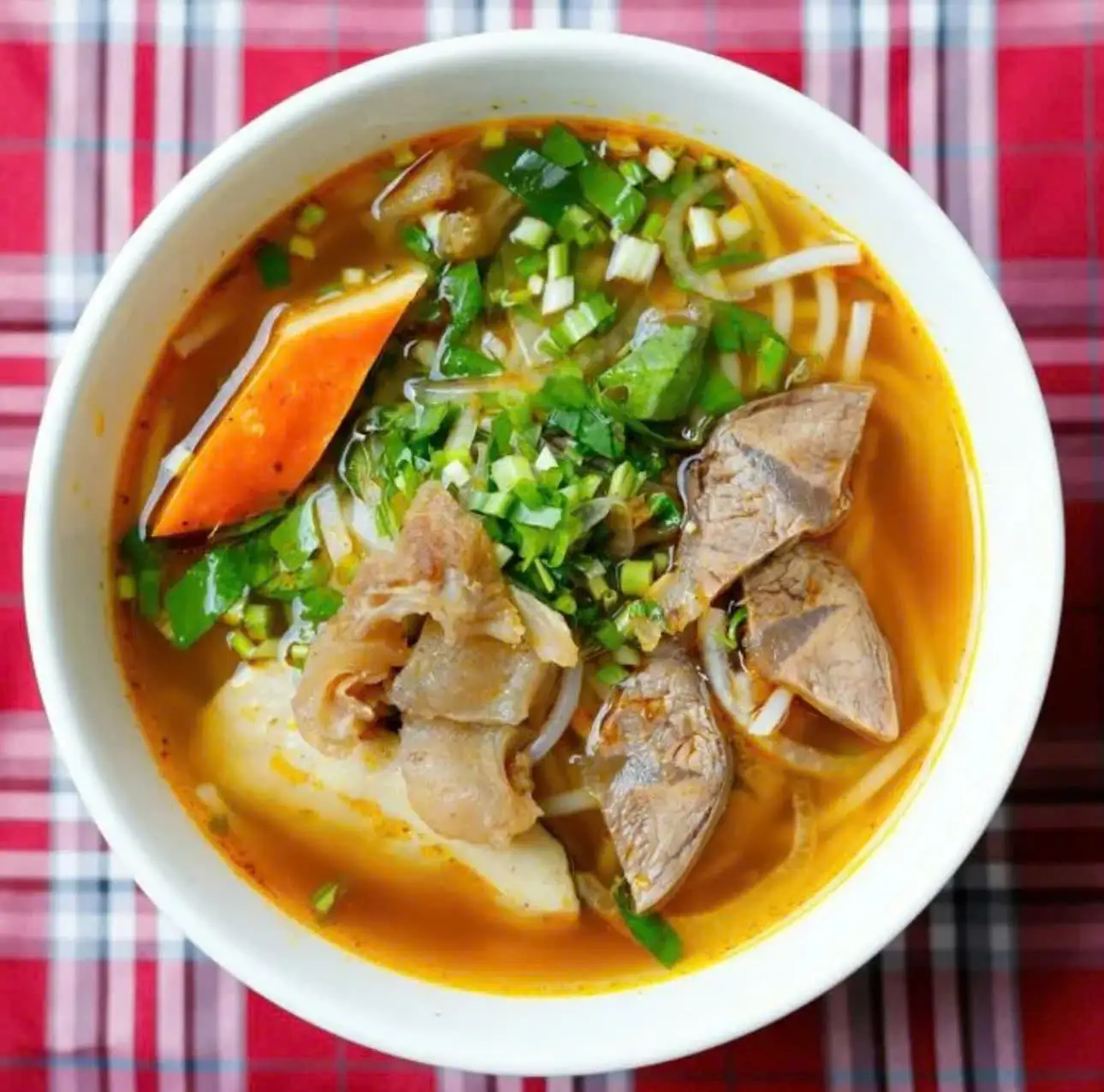 Bún nạm - gân  - chả - 67.000 ₫ tại Bún Bò Huế 39 - Rạch Bùng Binh
