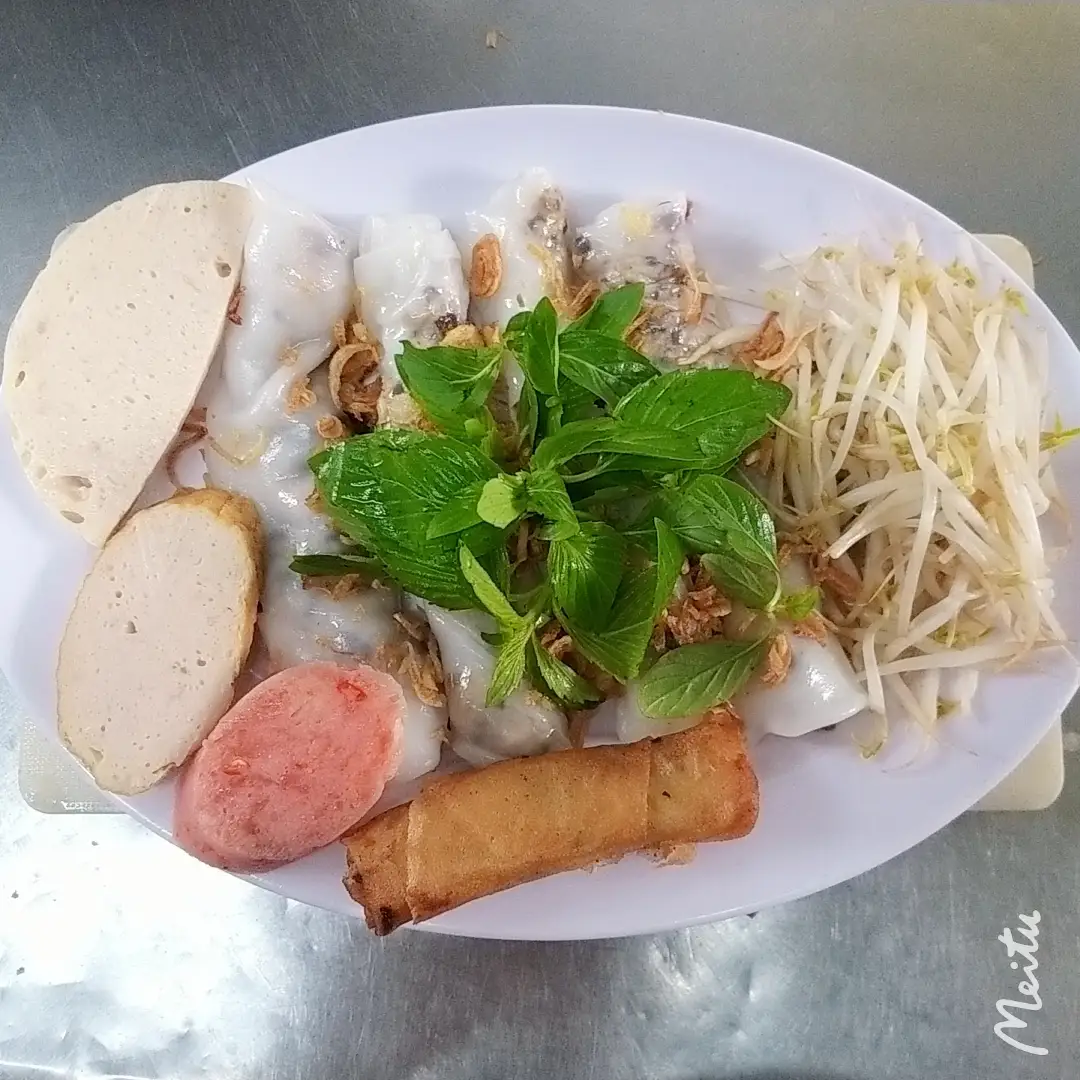 Bánh cuốn đầy đủ - 35.000 ₫ tại Bánh Cuốn & Súp Cua Ngọc Lan - Trương Hoàng Thanh