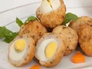 Hình ảnh Cá viên bọc trứng cút