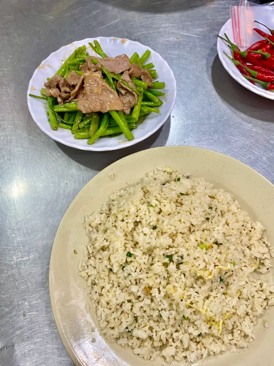 Cơm xào bò rau muống - 65.000 ₫ tại Quán Ăn Nguyễn Ký - Ung Văn Khiêm