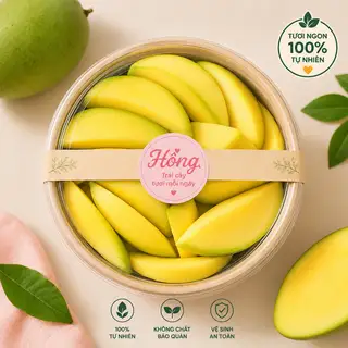 Hình ảnh Xoài Tứ Quý giòn ngon cắt sẵn kèm muối chấm