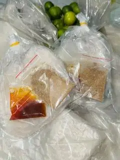 Bánh Tráng muối sặc + dầu sate  - 16.000 ₫ tại Bánh Tráng Muối Bò - Phạm Hùng