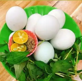 Hình ảnh 10 trứng vịt lộn ( chín)