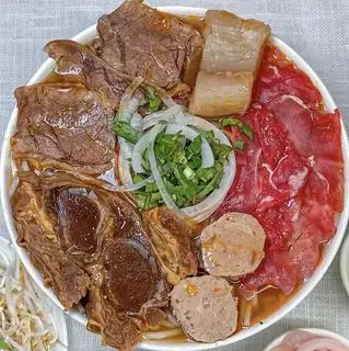 BÚN ĐẦY ĐỦ SƯỜN SỤN - 85.000 ₫ tại Bún Bò Bếp Ông Cậu - Võ Thị Sáu