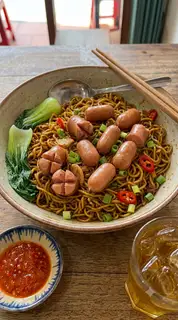 Hình ảnh Mì trộn xúc xích