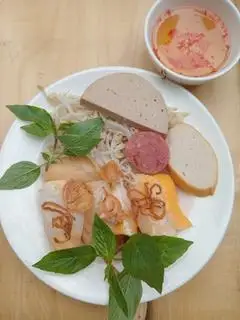 Bánh ướt trứng - chả, nem - 50.000 ₫ tại Bánh Cuốn Nóng - Cao Thắng