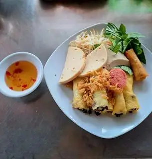 Hình ảnh Bánh Cuốn Trứng