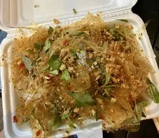 Bánh tráng trộn - khô mực - 22.000 ₫ tại Bếp Nhà Heo - Cá Viên Chiên & Bánh Tráng Tỏi - Điện Biên Phủ