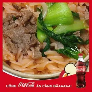 Hình ảnh Nui xào bò cải + Coca 390ml