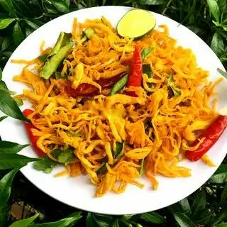 Hình ảnh Khô gà lá chanh 200gr