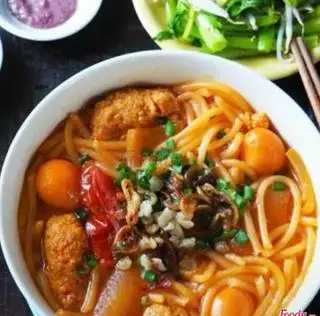Hình ảnh Canh bún cua chả giò heo