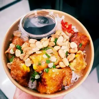 bún chả giò chay - 40.000 ₫ tại Bún Thịt Xào Miền Tây - Nguyễn Tri Phương