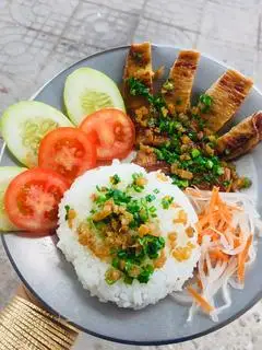 Cơm tấm sườn - 62.000 ₫ tại Cơm Tấm Cô Huyền Calmette - Nguyễn Cảnh Chân