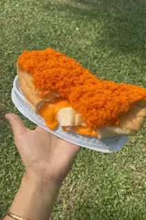 Bánh Mỳ Phô Mai Hoàng Kim - 99.000 ₫ tại  Mẹ Zuka - Tiệm Bánh Crepe Sầu Riêng & Bánh Ngọt - Lê Đức Thọ