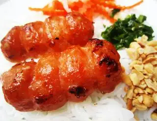 Hình ảnh Cơm chiên Nem nướng +Trứng ốp la 