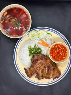 Cơm Sườn + Canh - 59.000 ₫ tại Cơm Tấm Hợp Phong - Hồ Hảo Hớn