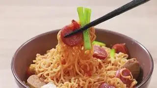 Hình ảnh mì trộn xúc xích