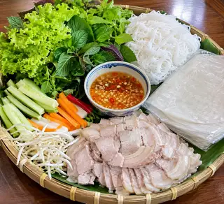 Hình ảnh Mẹt thịt heo cuốn