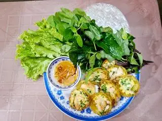 Bánh khọt thập cẩm - 40.000 ₫ tại Bánh Xèo Cô 3 - Nguyễn Hiến Lê