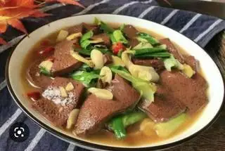 Đĩa huyết luộc - 45.000 ₫ tại  Cháo Lòng & Lòng Nhậu - Xóm Chiếu