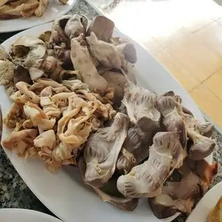 Bộ lòng...giá này chưa có gỏi  - 68.000 ₫ tại Trang Cháo Vịt - Nguyễn Thị Thập