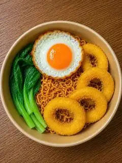 Hình ảnh Mì Trộn Mực Vòng + Trứng Chiên Lòng Đào