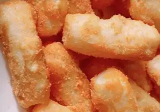 Bánh gạo ( tokbokki ) lắc phô mai - 25.000 ₫ tại Bánh Chuối Cốt Dừa Đậu Xanh Bảo Bối - Cách Mạng Tháng 8  