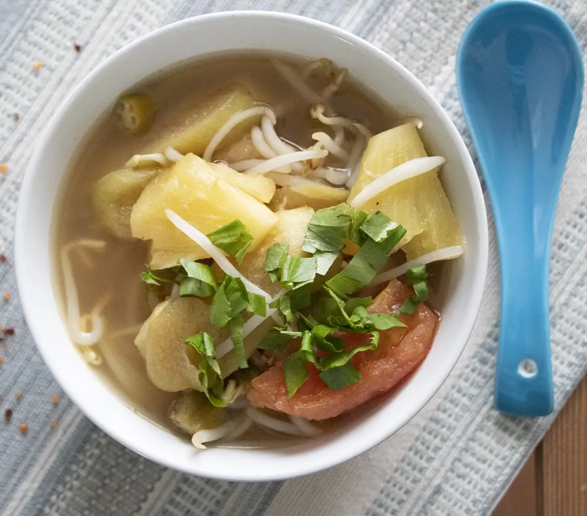 Hình ảnh Canh chua nấu nấm