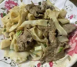 Hủ tíu xào bò - 55.500 ₫ tại Bột Chiên Má Hải - Minh Phụng