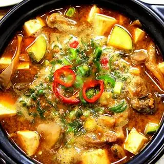 된장찌개 .Súp đậu tương nấu thịt bò +cơm +món ăn phụ - 180.000 ₫ tại Quán Ăn Hàn Quốc - Nguyễn Thị Minh Khai