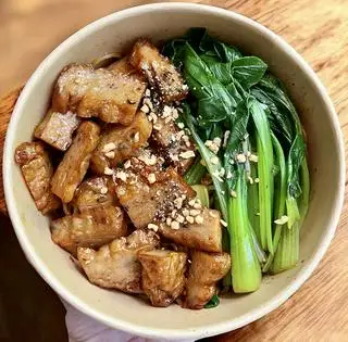 Bún trộn chả cá sốt mắm tỏi - 49.000 ₫ tại Bún Mắm Nêm Lagi - Bún Mắm Nêm Chả Cá & Trà Chanh - Xuân Diệu