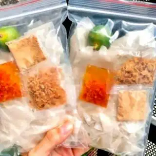 Bánh tráng vò sate muối tắc siêu cay - 17.000 ₫ tại Ăn Vặt Rio - Lê Thị Riêng