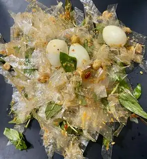 Hình ảnh bánh sợi trộn sate tỏi