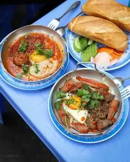 Bánh mì xíu mại trứng - xíu mại - xúc xích - 42.000 ₫ tại Bò Kho, Bánh Mì Chảo & Giải Khát Nhà Mon - Tô Ngọc Vân