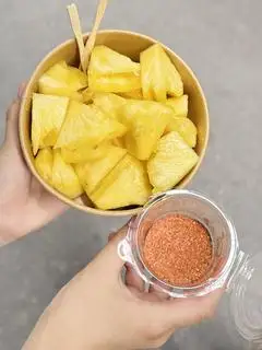 Hình ảnh Dứa dầm muối ớt