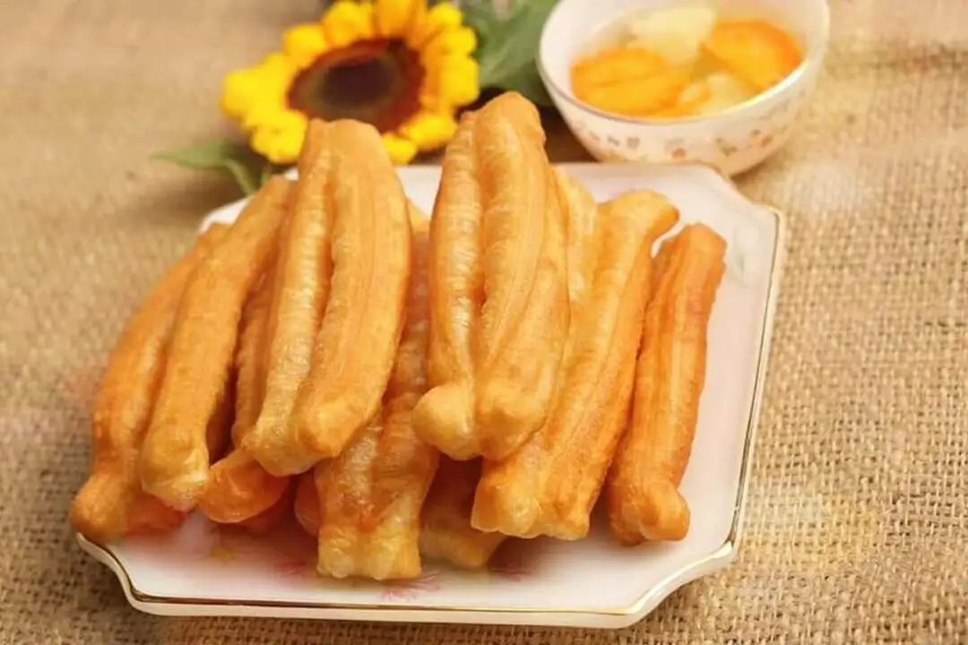 Quẩy - 17.000 ₫ tại Cô Hương Béo - Bún Riêu Tóp Mỡ Mọc Giòn - Cô Bắc