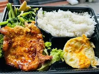 Hình ảnh Cơm sườn nướng