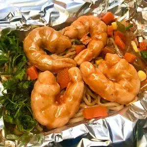Hình ảnh Mì trộn tôm Surimi