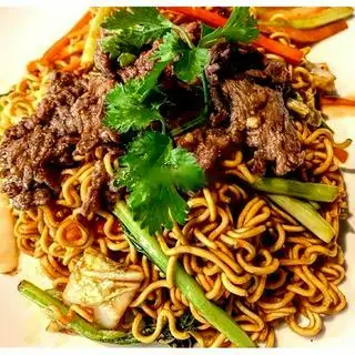 Mì xào bò - 42.000 ₫ tại Ken Food - Mì Xào Chả Cá Nha Trang & Hột Vịt Lộn Xào Me - Tôn Đản
