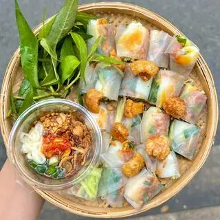 Hình ảnh Bánh tráng cuốn chấm sốt me