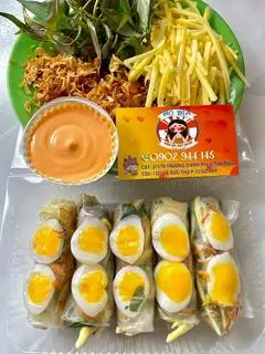 Bánh tráng cuộn trứng lòng đào - sốt bơ - 32.000 ₫ tại Ăn Vặt Bò Bía Hai Ngàn - Phan Tây Hồ