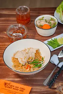 Hủ tiếu xương thịt - 65.000 ₫ tại Tiệm Hủ Tiếu Bếp Nhỏ 1991 - Nguyễn Gia Trí