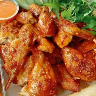 Hình ảnh 1 Con Gà Quay Sốt  Bản Đôn (Thơm ngon )