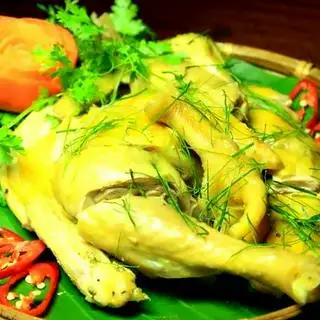 Hình ảnh Gà Hấp Lá Chanh - Nửa Con