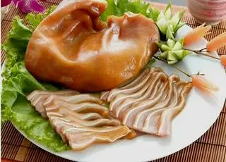 Hình ảnh Tai heo Ủ Muối+ Chân gà rút xương+ TRỨNG NON ( Hộp LỚN)